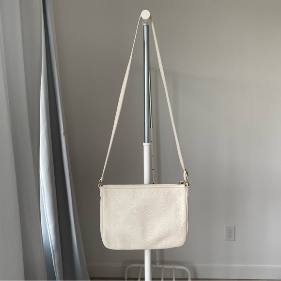 Like New! Fossil White Crossbody Bag - Picture 6 of 16